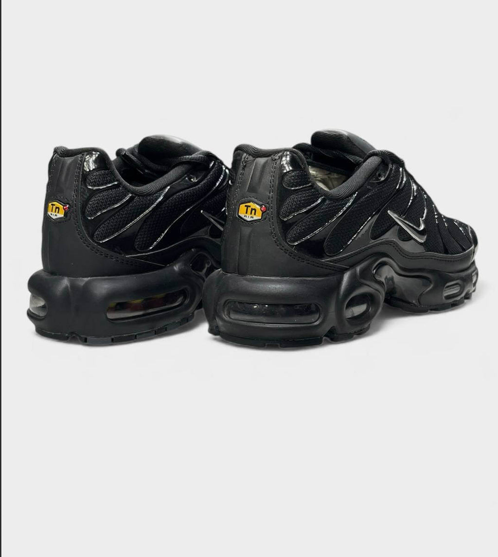 TN . BLACK SILVER (SUPER GOOD)